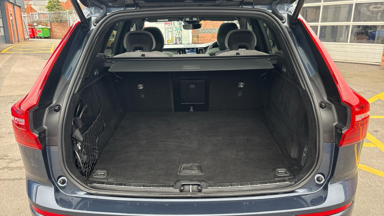 Volvo XC60 2.0 T8 [455] RC PHEV Ultimate Dark 5dr AWD Gtron Estate